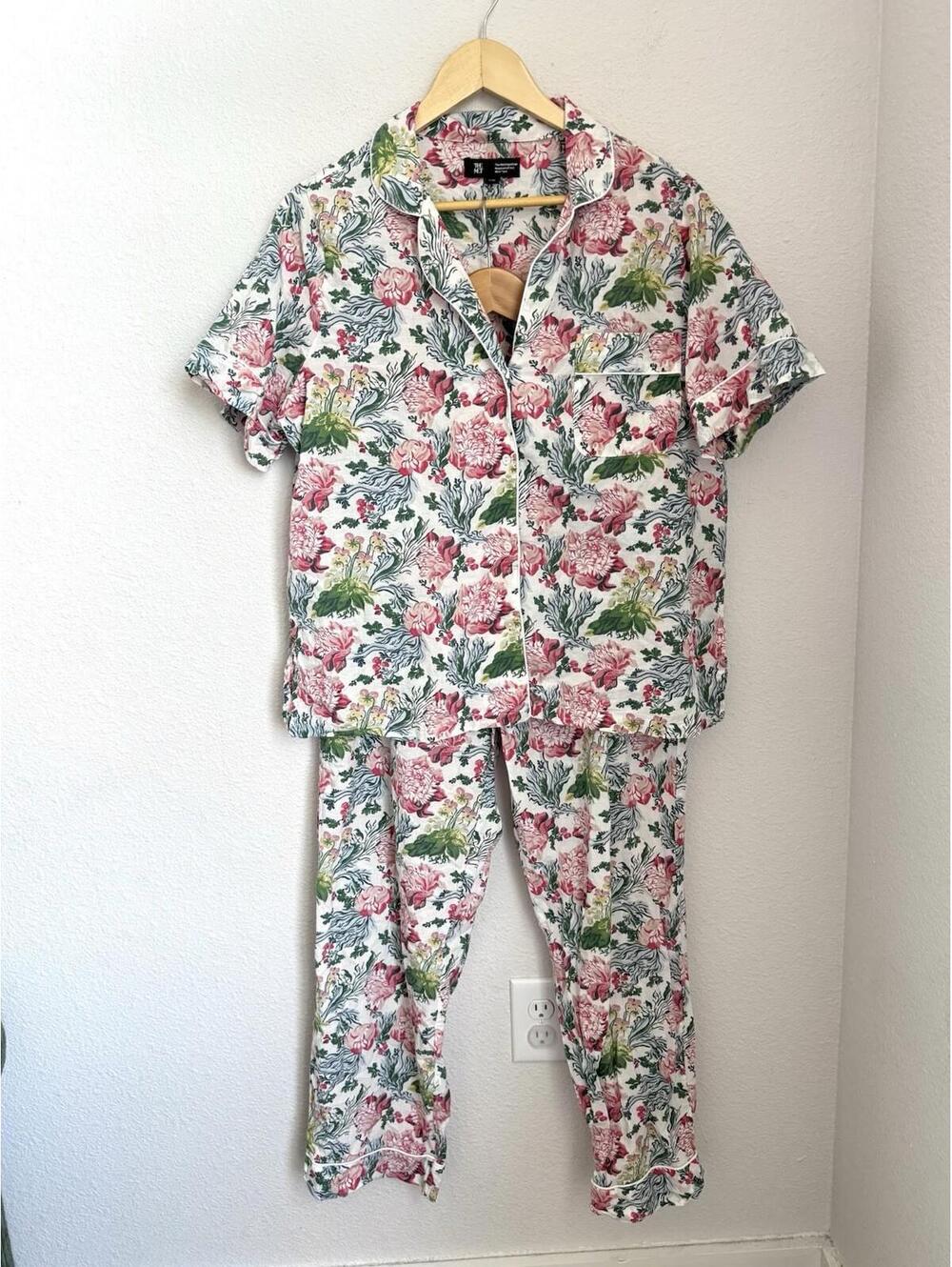 The Met Metropolitan Museum of Art L/XL European‎ Floral Pajamas Cotton